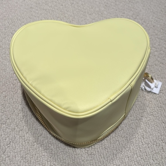 Stoney clover heart open top
Pouch - Picture 3 of 3